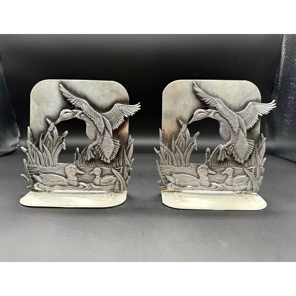 Metal Duck Wildlife Bookends Pair, pewter, 3D Effect